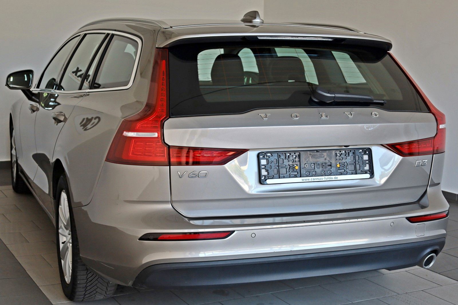 Fahrzeugabbildung Volvo V60 Kombi Momentum Pro T.Leder,Navi,LED,AppleCar