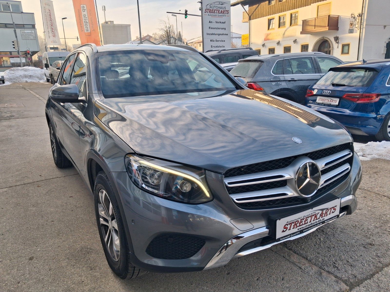 MERCEDES-BENZ GLC 250 d 4Matic  PDC 8fach BC SH LED Navi AHK