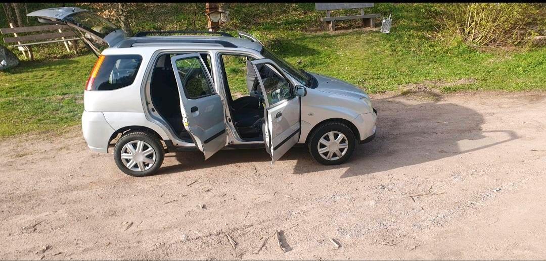 Suzuki Ignis 2005 — rear view