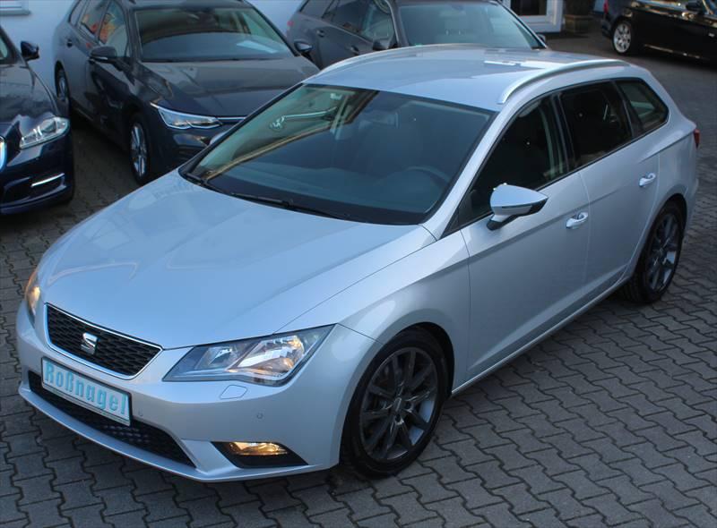 Seat Leon ST Kombi 2,0 TDI Style Navi MOMO-Alu 17