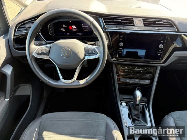 Fahrzeugabbildung Volkswagen Touran Highline 1.5 TSI DSG Kamera/PDC/Sitzh.