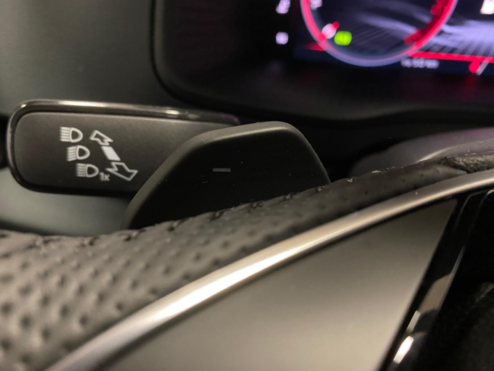 Fahrzeugabbildung SKODA Karoq 1.5 ACT SPORTLINE+5J GA+MATRIX+ACC+360+AHK