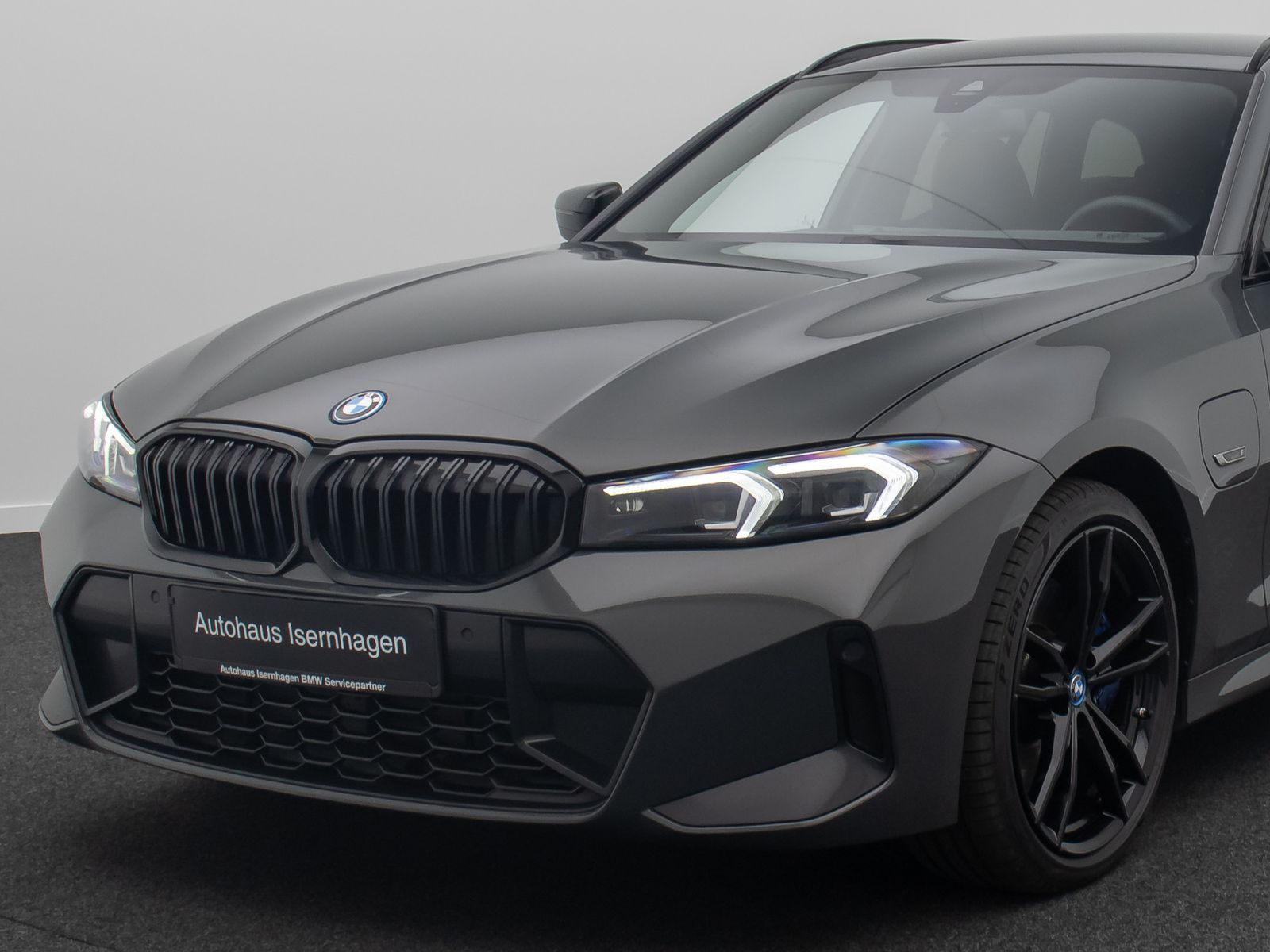 Fahrzeugabbildung BMW 330e M Sport DAB FernlichtAs HiFi Cockpit+19Zoll