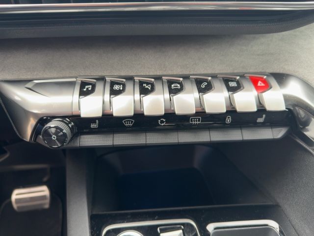 Foto Nummer 16: PEUGEOT 3008