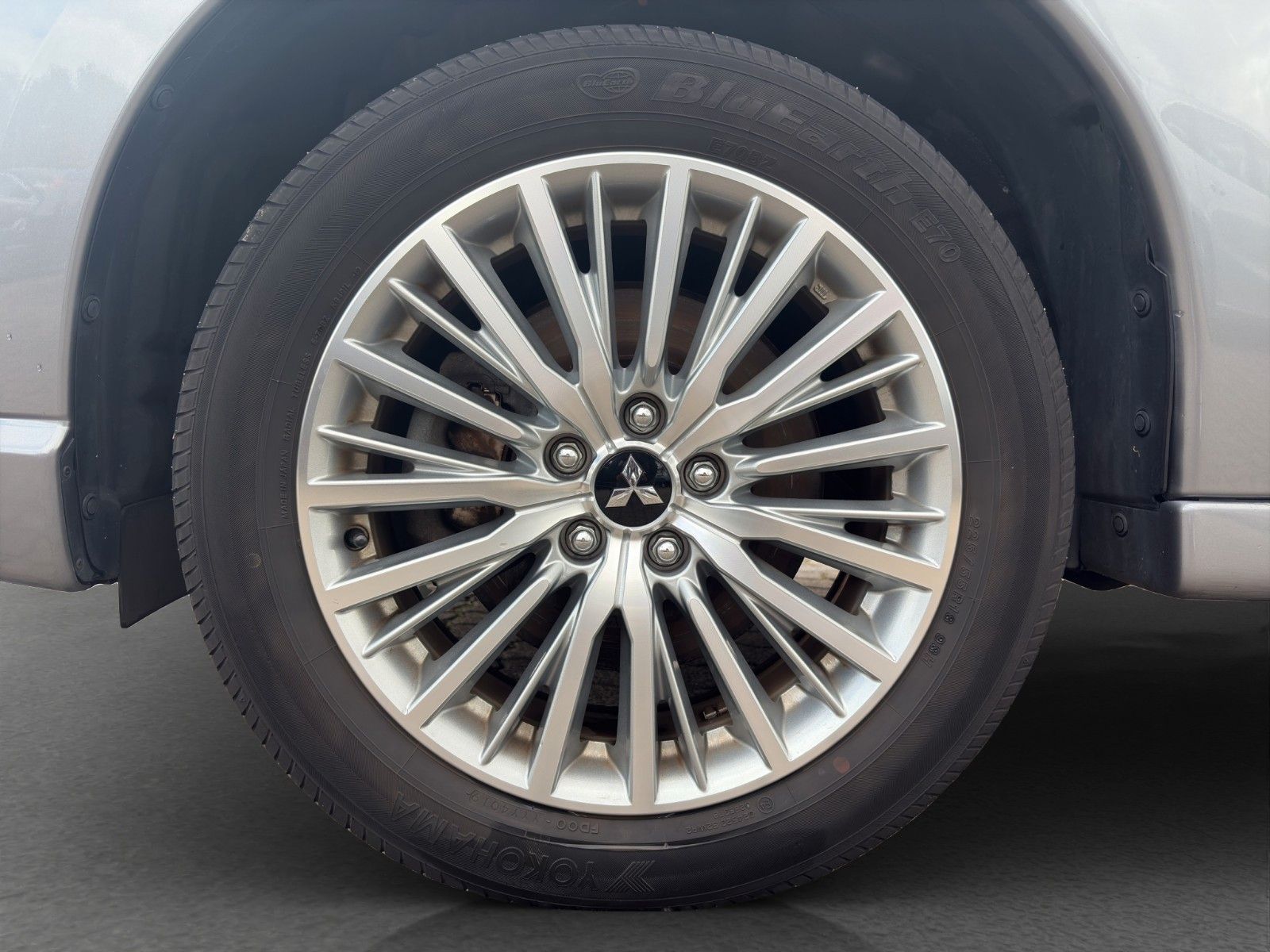 Fahrzeugabbildung Mitsubishi Plug-in Hybrid Outlander