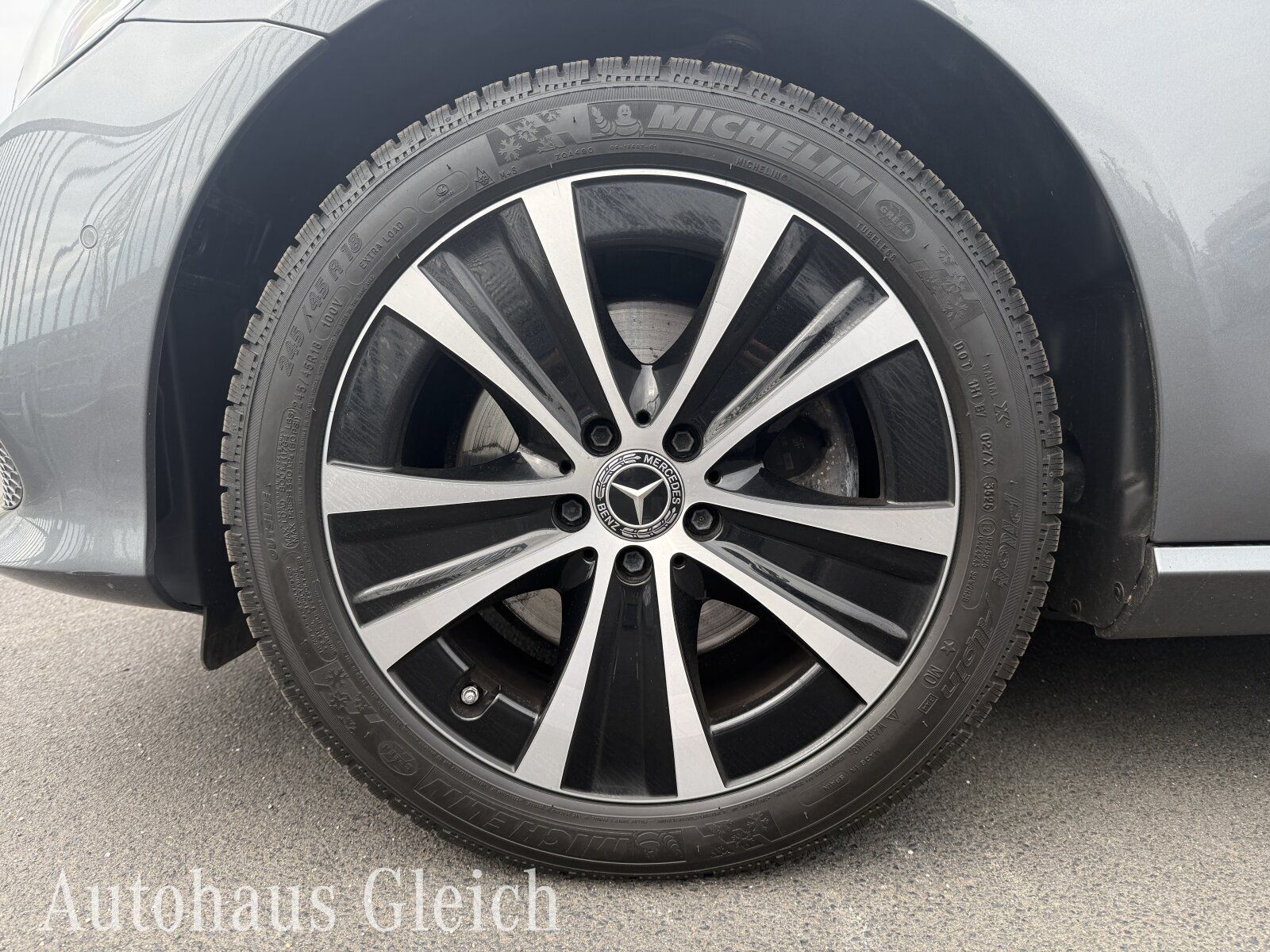 Fahrzeugabbildung Mercedes-Benz E 220 T d Avantgarde 4Matic (EURO 6d) COMAND APS