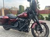 Harley-Davidson FLHXST - BEHINDERTEN UMBAU BENZIN