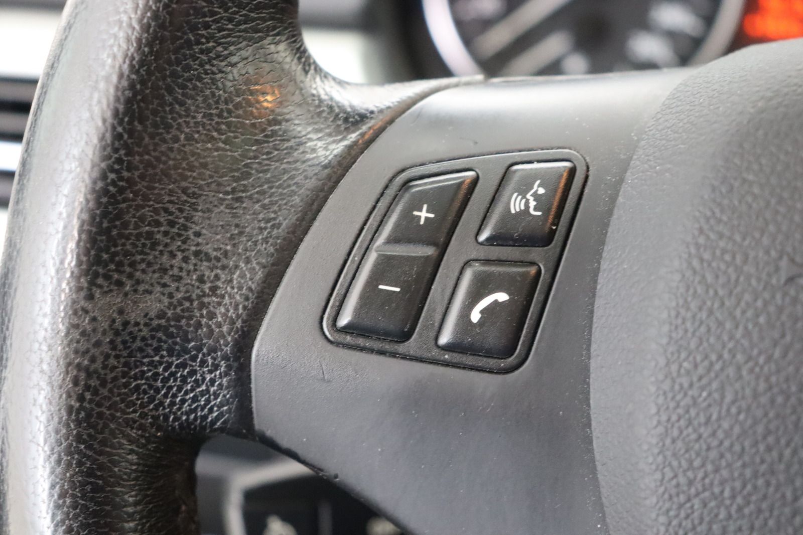 Fahrzeugabbildung BMW 325 i * Xenon * SD * Leder