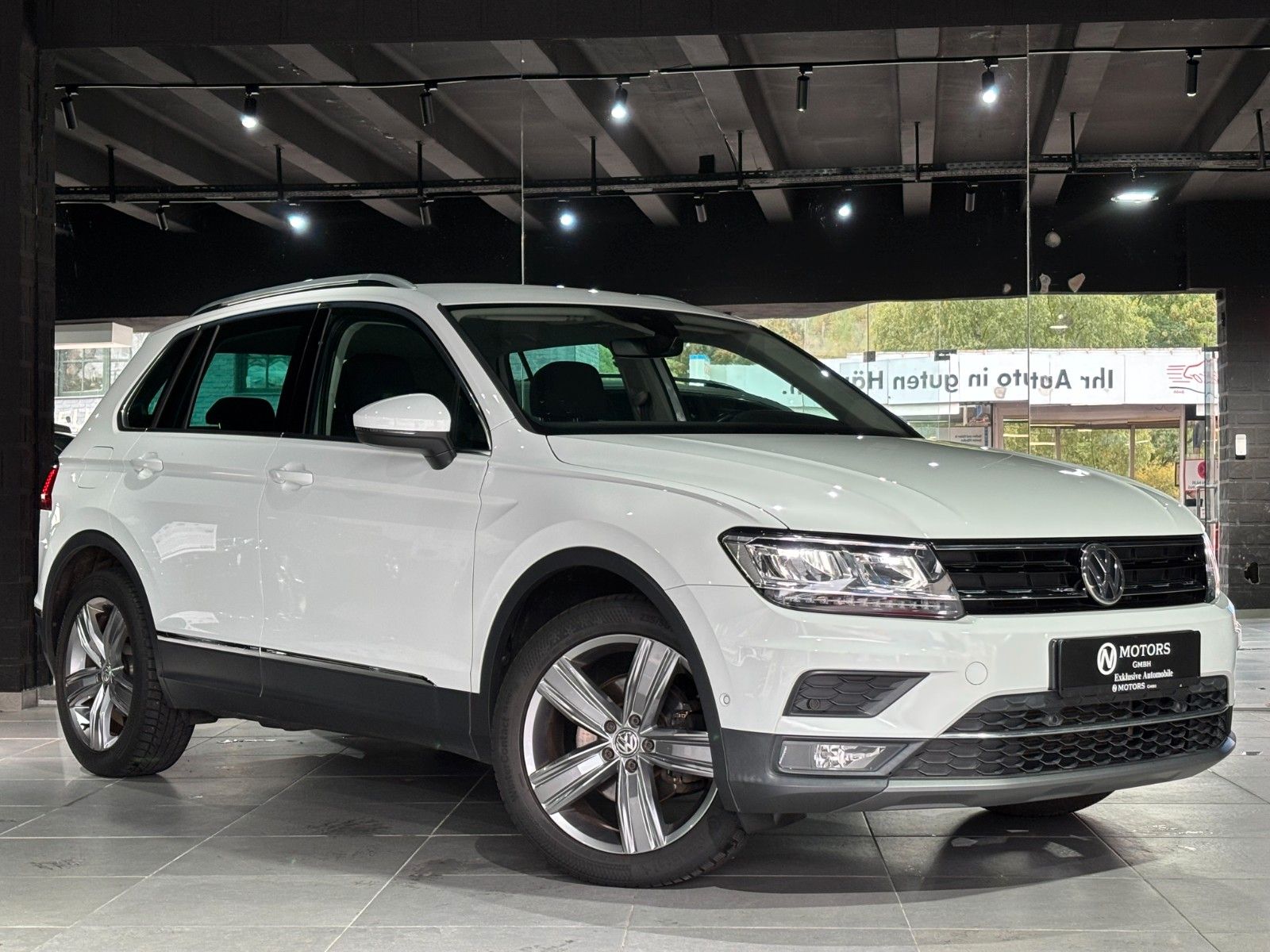 Fahrzeugabbildung Volkswagen Tiguan Highline *CarPlay*Kamera*LED*SHZ*Navi