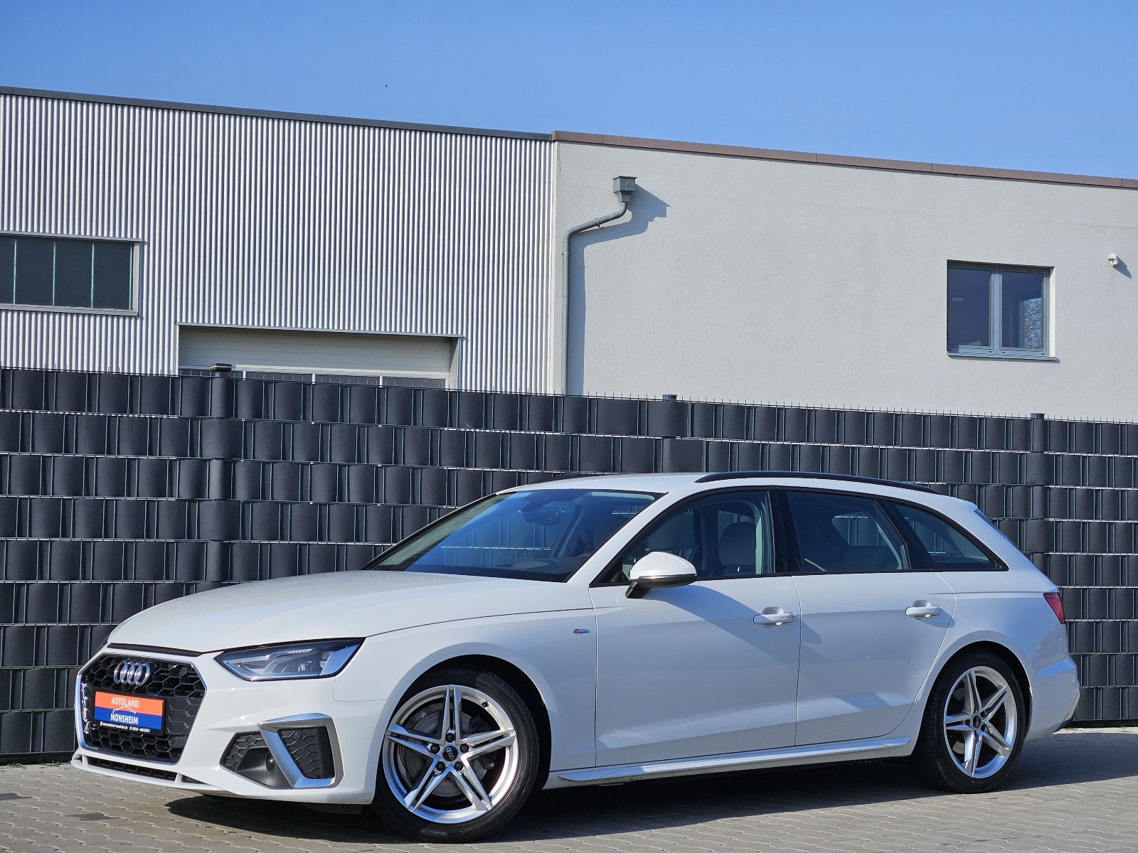 Audi A4 - 1