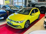 Volkswagen Golf VIII Lim. Life|PANORAMA|IQ-LIGHT|LED|NAVI| - : Gelb, Schiebedach