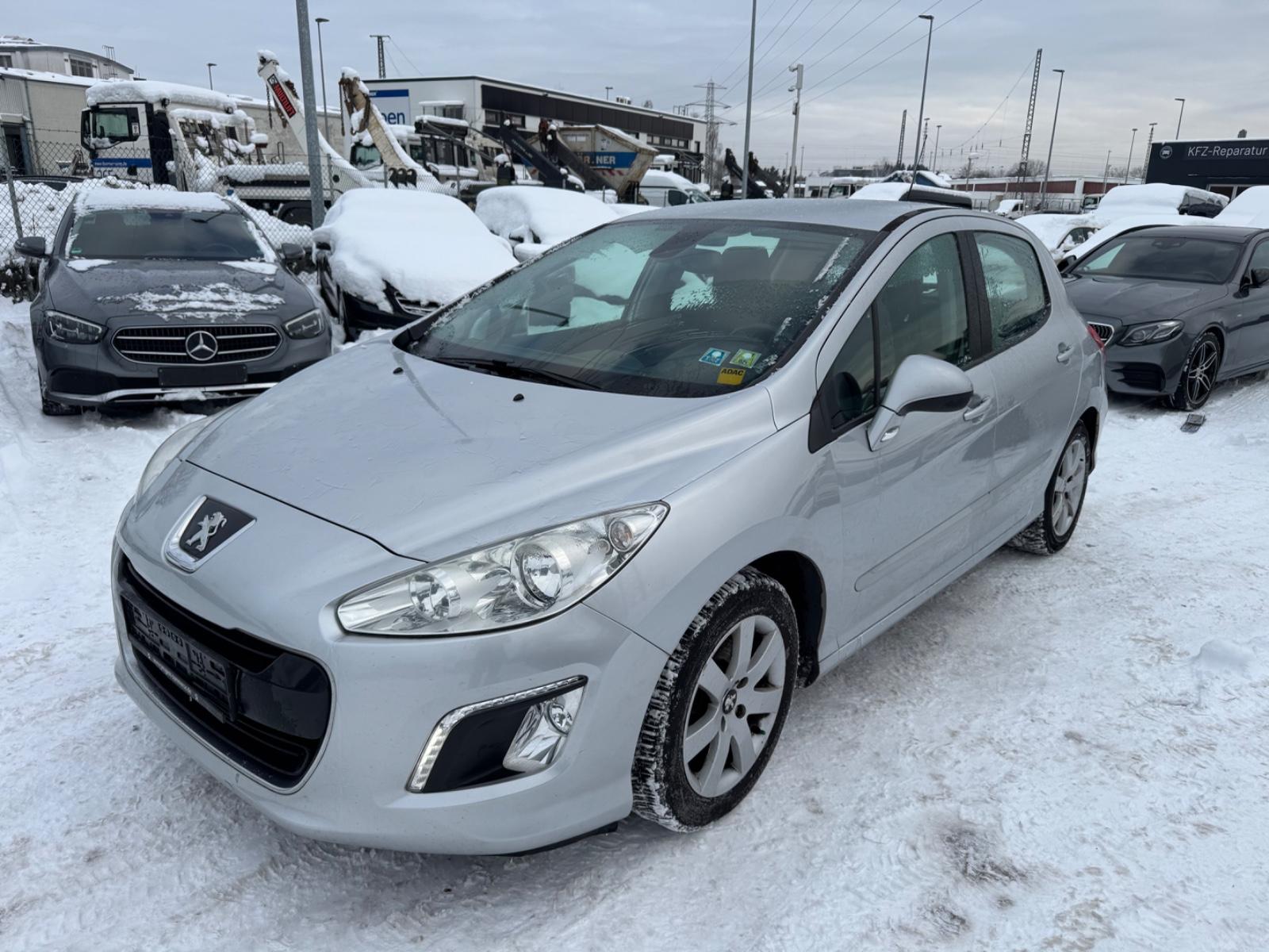 Peugeot 308 Active, Klimaautomatik, PDC,Anhängerkupplung