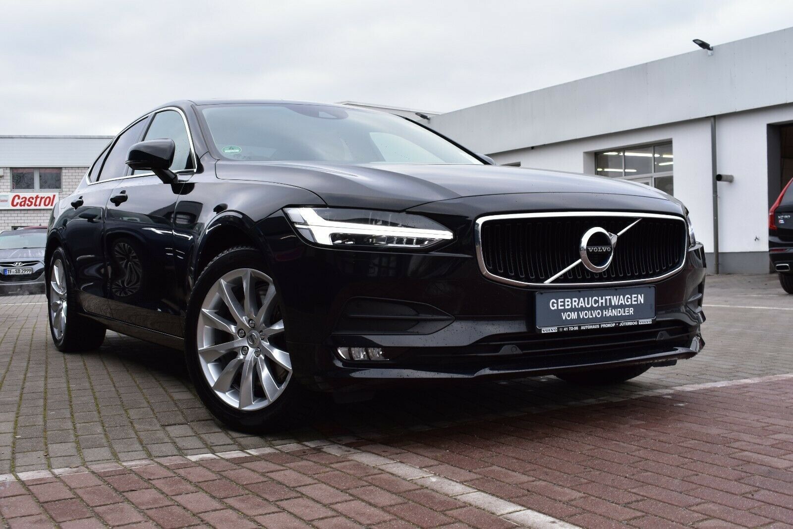 Fahrzeugabbildung Volvo S 90 T5 Lim*Mom*LED*Navi*STHZ*Miete*MIETKAUF