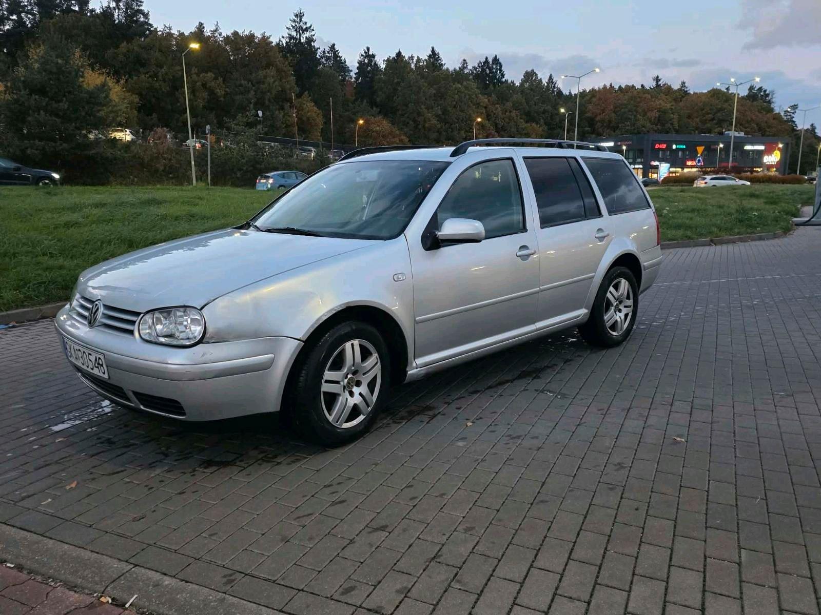 Volkswagen Golf 2004 — interior