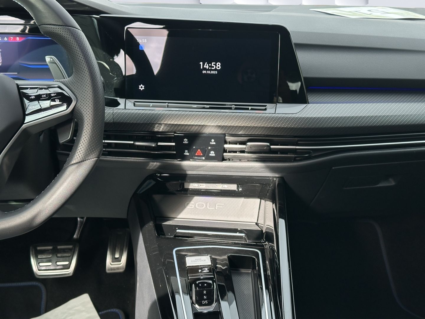 Golf R VIII 2.0 TSI 4Motion DSG 235kW LED PanoSc