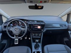 Fahrzeugabbildung Volkswagen Touran United Start-Stopp 7 Sitze Navi Sitzhe.