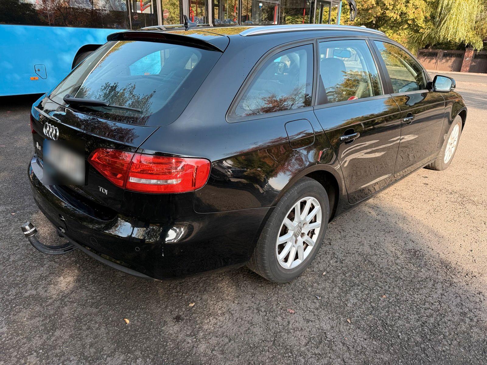 Audi A4 2012 — engine 143 HP (105kW)