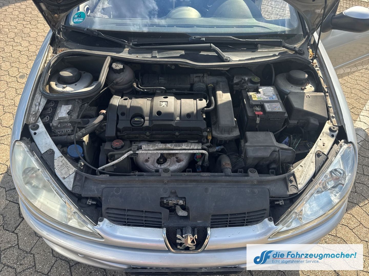 Fahrzeugabbildung Peugeot 206 Cabriolet CC Quiksilver El. Verdeck *EXPORT