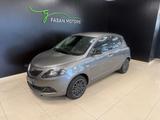 Lancia Ypsilon 1.0 firefly hybrid Silver Plus s& - Lancia Ypsilon Silver mit Hybrid-Antrieb (Benzin/Elektro)