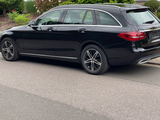 MERCEDES-BENZ C 220 d 4MATIC T-Modell