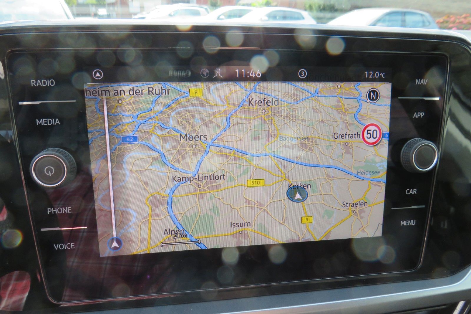 Fahrzeugabbildung Volkswagen T-Roc Life DSG AHK NAVI SITZH. APP-CON. LED 1Hd