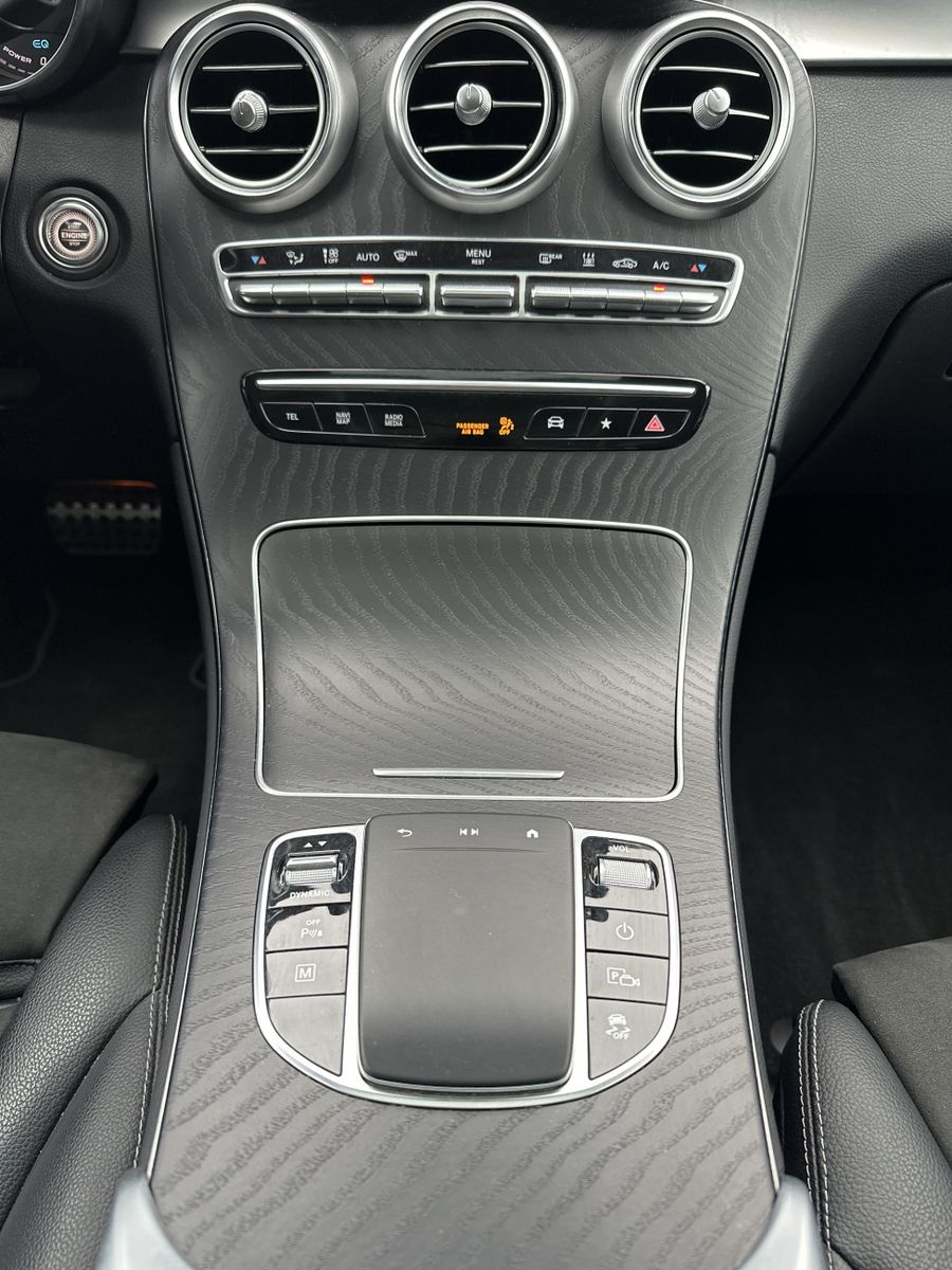 Fahrzeugabbildung Mercedes-Benz GLC 300de 4Matic AMG-Line NAV+LED+AHK+PANO+19ZO