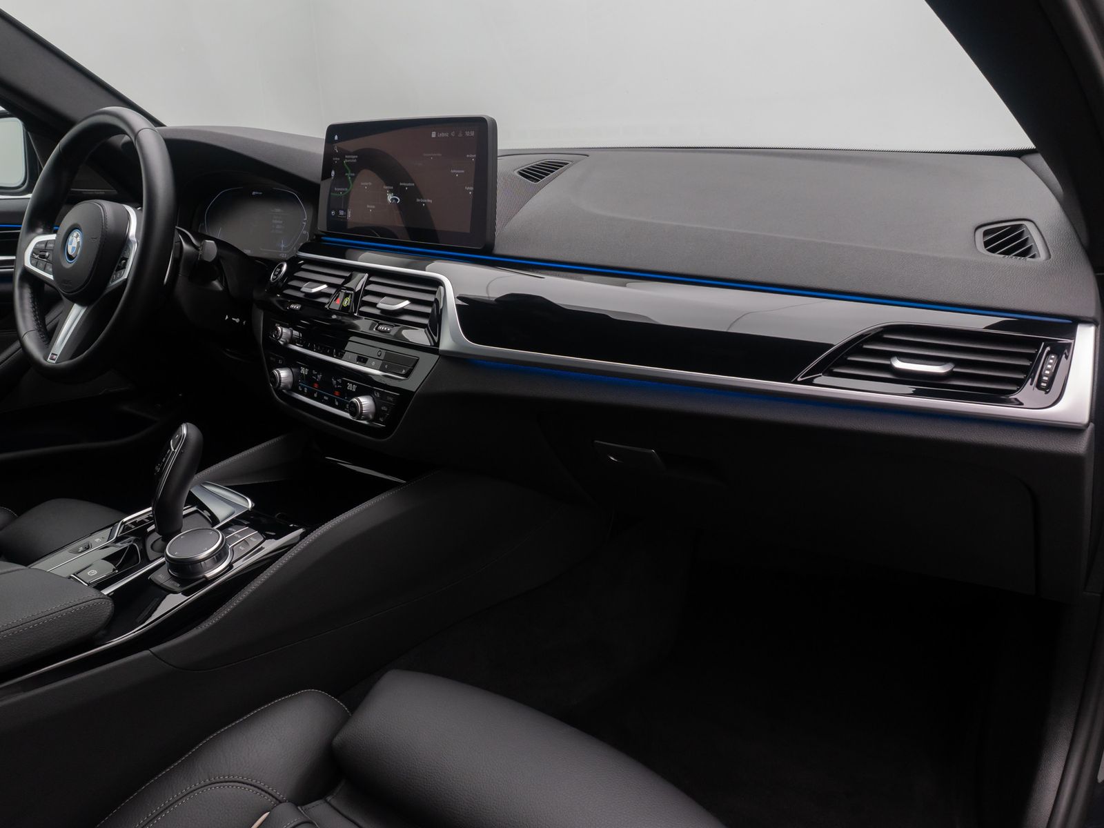 Fahrzeugabbildung BMW 530e M Sport DAB Laser H/K AHK Kamera HUD Komfor