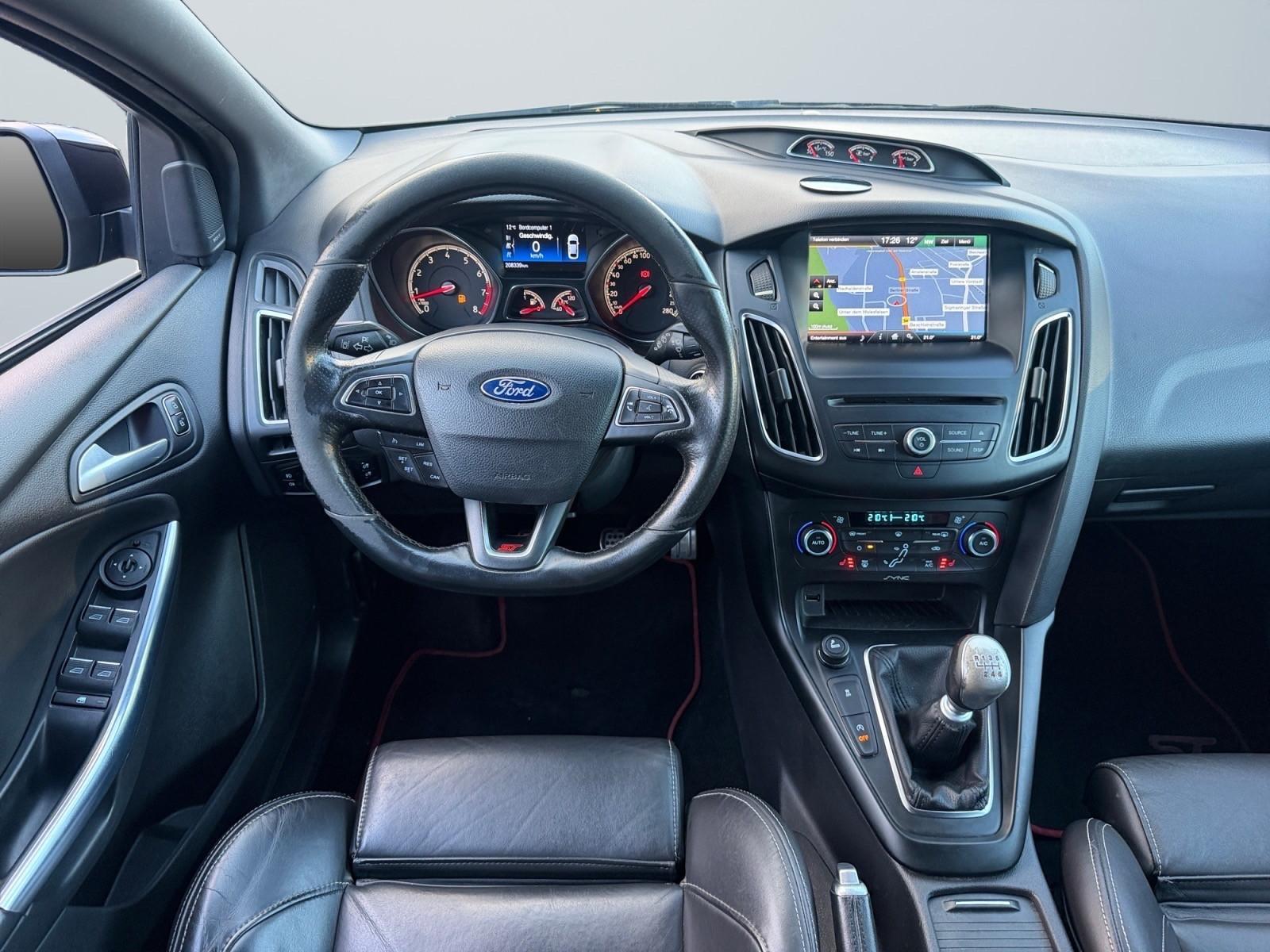 Ford Focus 2015 — photo 15