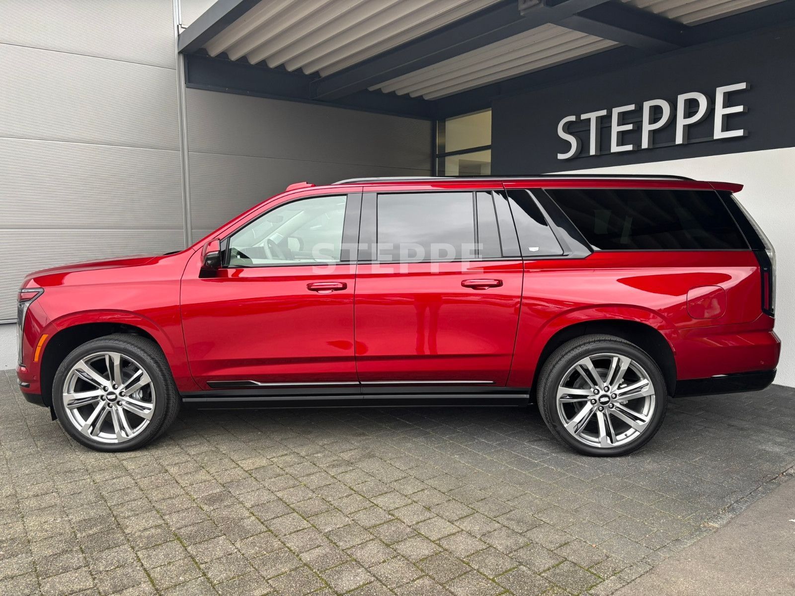 Cadillac Escalade FACELIFT MY26 6.2 V8 ESV Sport Platinum