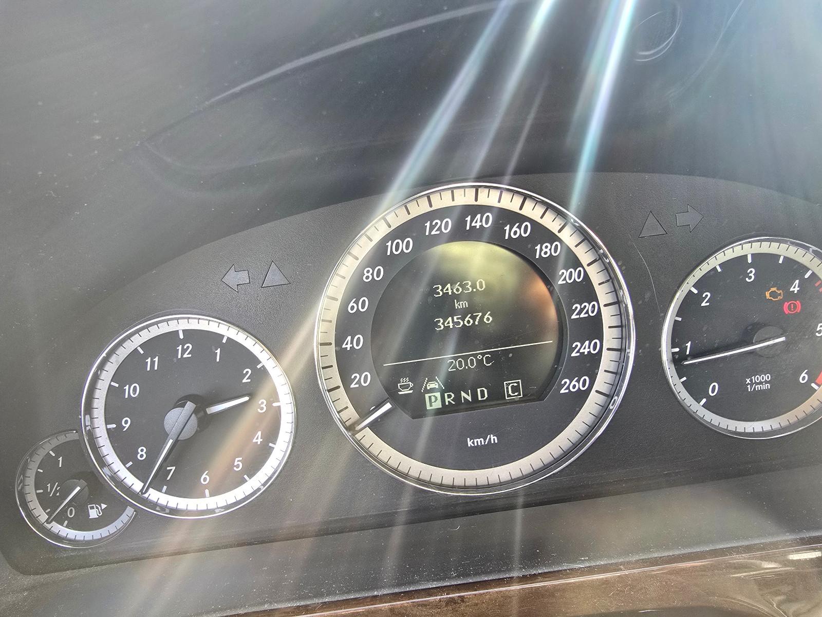 Mercedes-Benz E220 2010 — photo 13