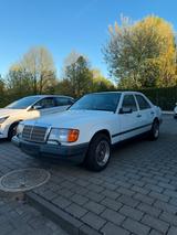 Mercedes-Benz 230E (W124) Oldtimer - gebrauchte Mercedes-Benz 230 aus dem Jahr 1986