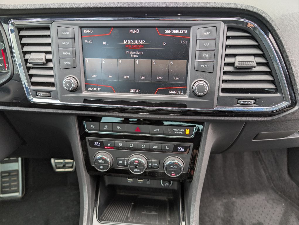 SEAT Ateca FR 4Drive 2,0TSI 190PS DSG LED Pano 1.Hand SEAT Ateca FR 4Drive 2,0TSI 190PS DSG LED Pano 1.Hand