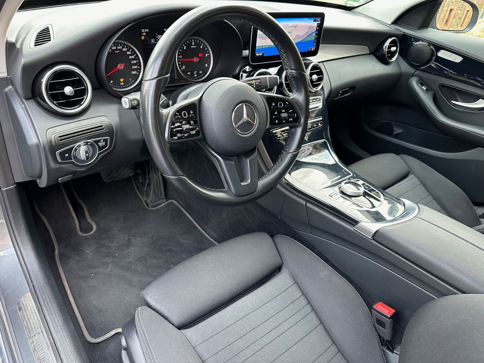 Fahrzeugabbildung Mercedes-Benz C 200 T d BUSINESS PLUS PAKET+AUS 1.HAND+AHK