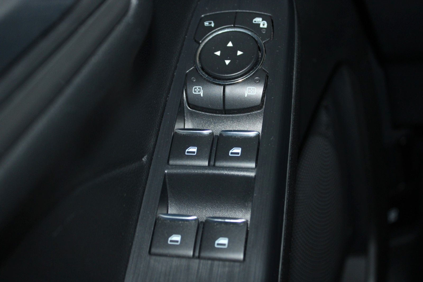 Fahrzeugabbildung Ford Kuga PHEV Titanium X AHK LED HUD 2xCam WinterP.