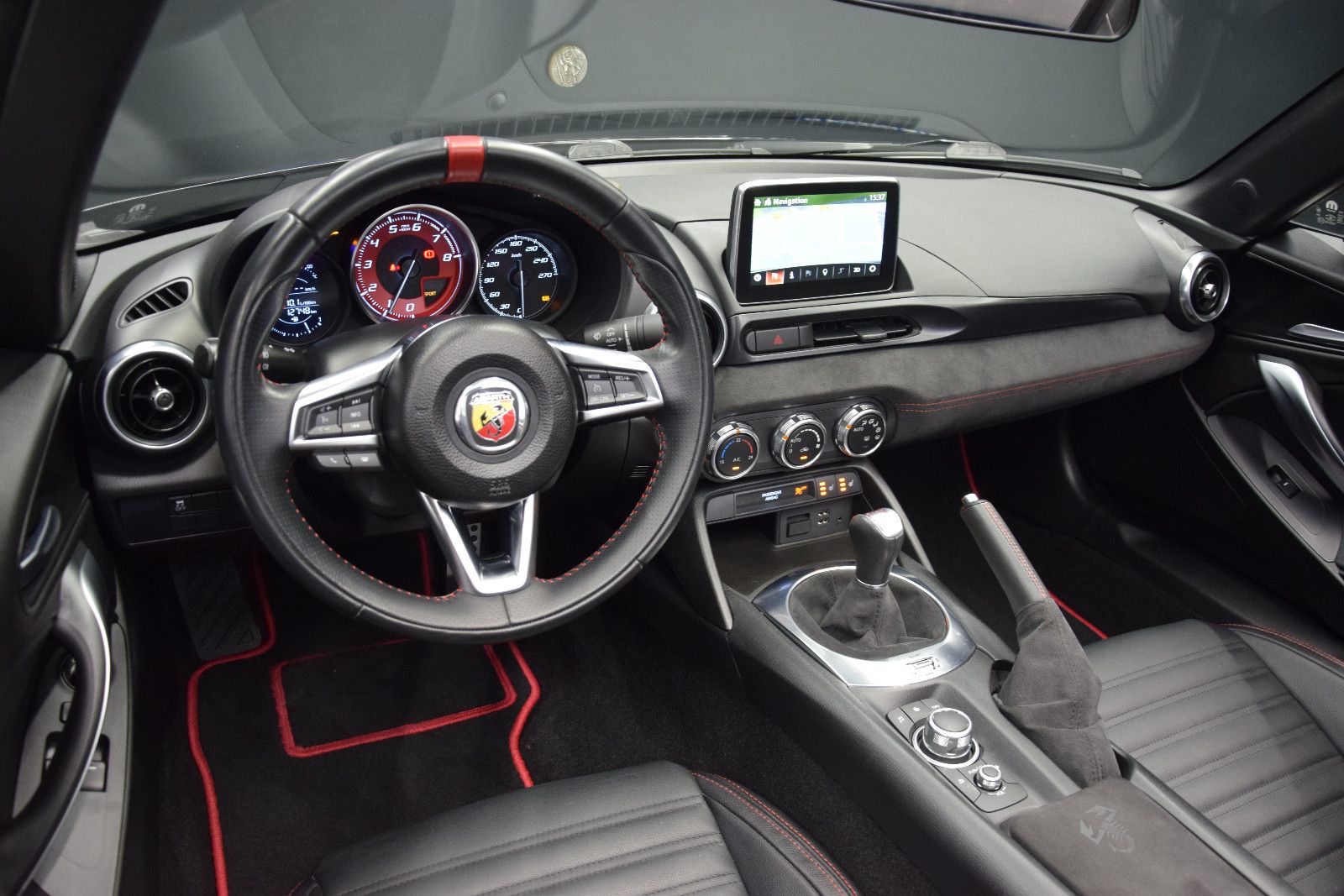 Fahrzeugabbildung Abarth 124 Spider Turismo Leder Bose PDC Radio+