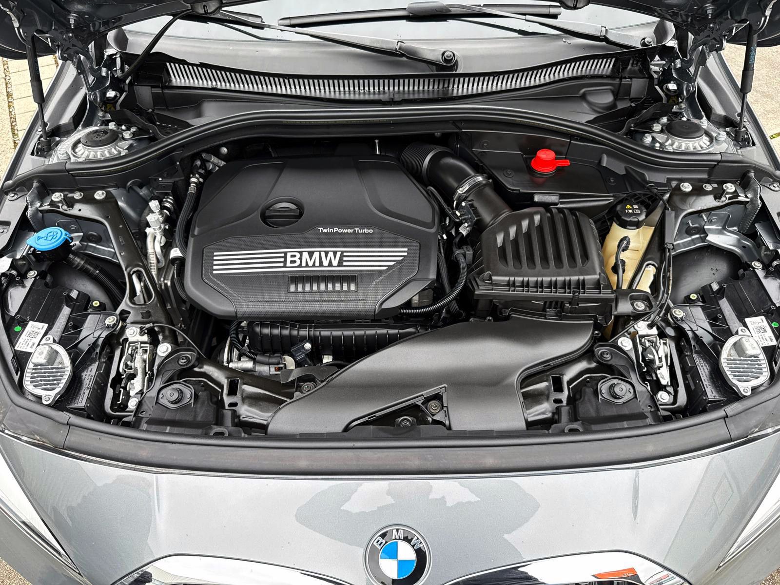 Fahrzeugabbildung BMW 118i Steptronic Advantage LED SHZ KAM PDC NAV BT