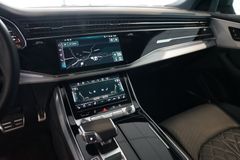 AUDI Q8 50 TDI quattro | S line | Pano | B&O | Matrix AUDI Q8 50 TDI quattro | S line | Pano | B&O | Matrix
