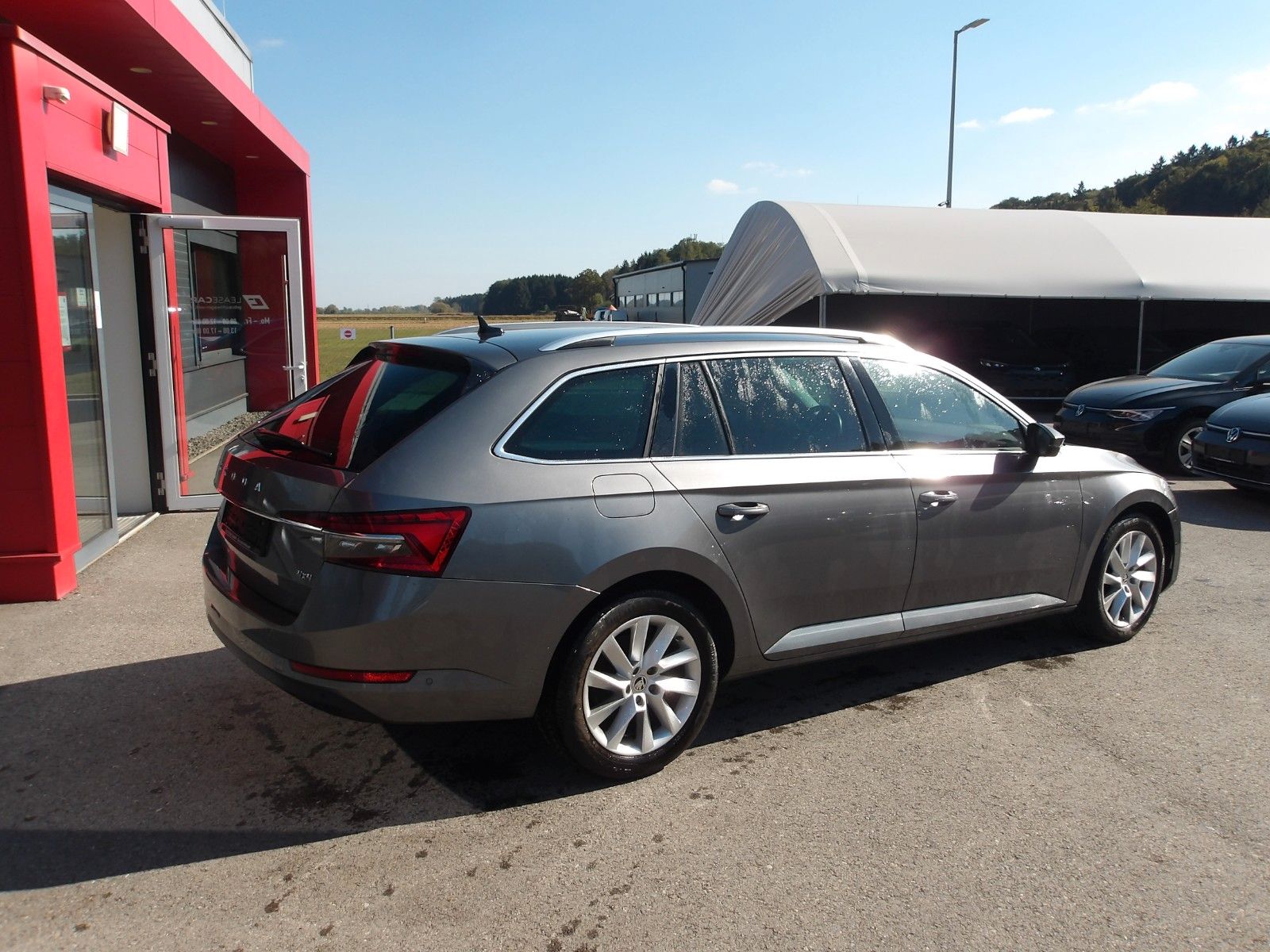Skoda Superb Combi Style 4x4 "AHV,Webasto" EXP € 19490 imagem 3