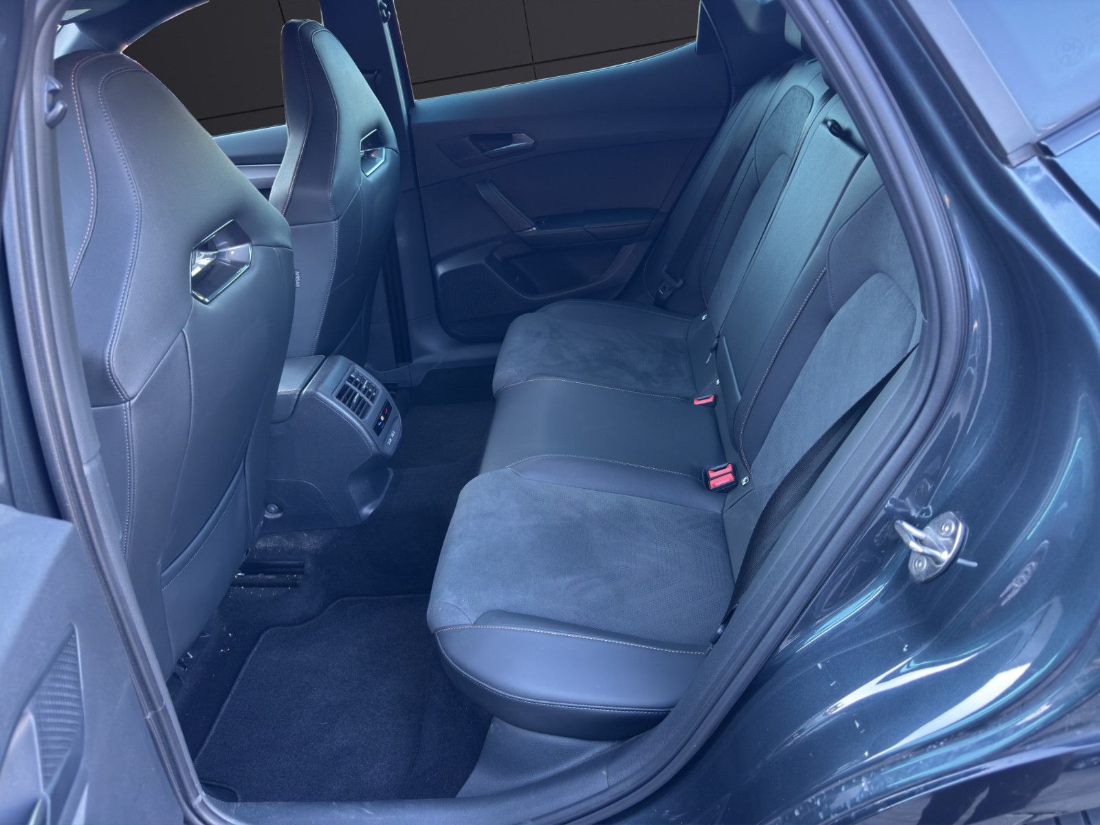 Fahrzeugabbildung CUPRA Formentor VZ 2.0 TSI/ACC/Matrix/CarPlay/Navi