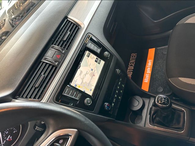 Skoda Rapid*KLIMAAUTO*SZHZ*CARPLAY*NAVI*TEMPO*TÜV0927
