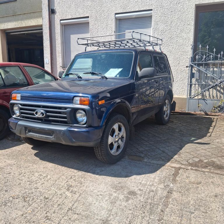 Image of Lada Urban