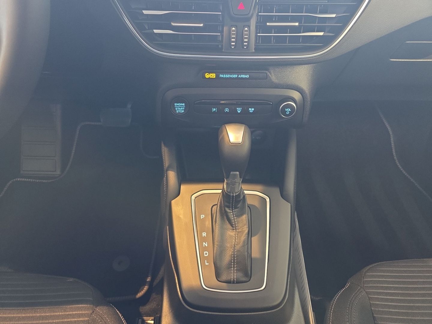Fahrzeugabbildung Ford Focus Turnier Titanium X AHK-abnehmbar GJR B&O S