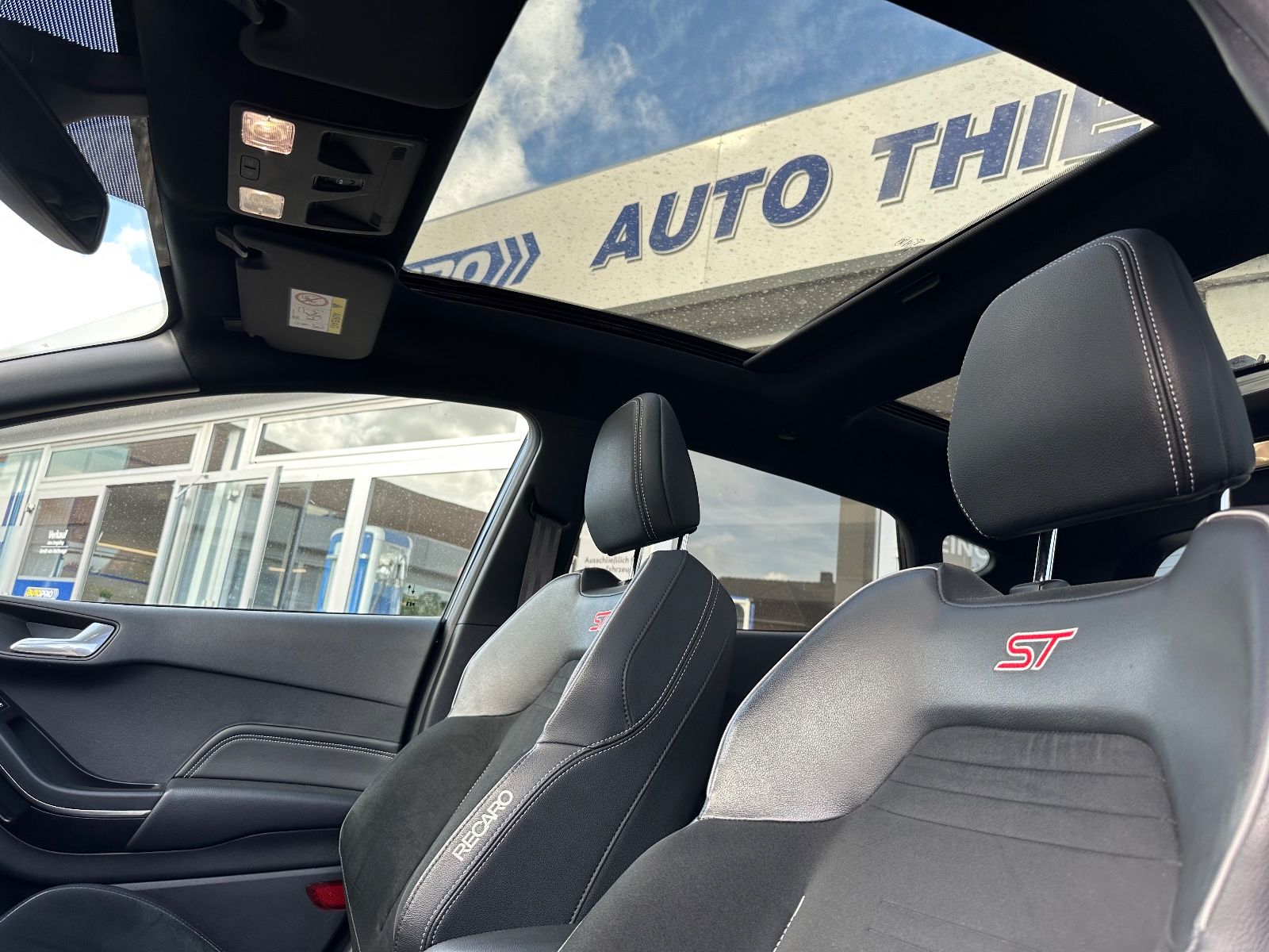 Fahrzeugabbildung Ford Fiesta 1.5 EB ST Leder-Exclusiv/Pano/LED