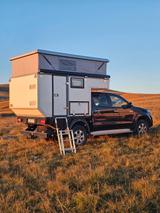 Toyota Hilux mit GFK Sandwichwohnkabine - Wohnmobil Pickup