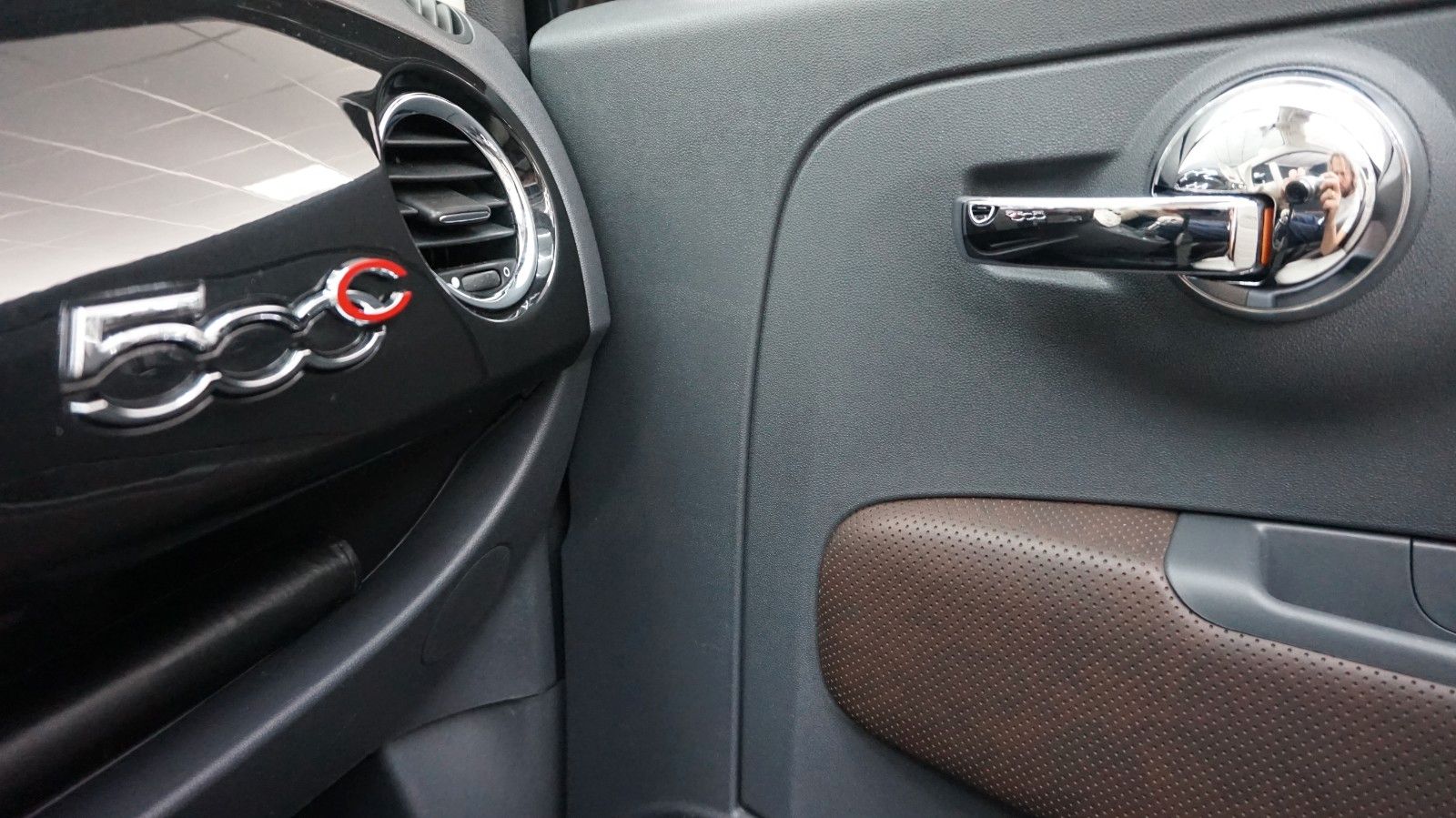Fahrzeugabbildung Fiat 500 Lounge Cabrio  Scheckh. gepfl. TÜV neu