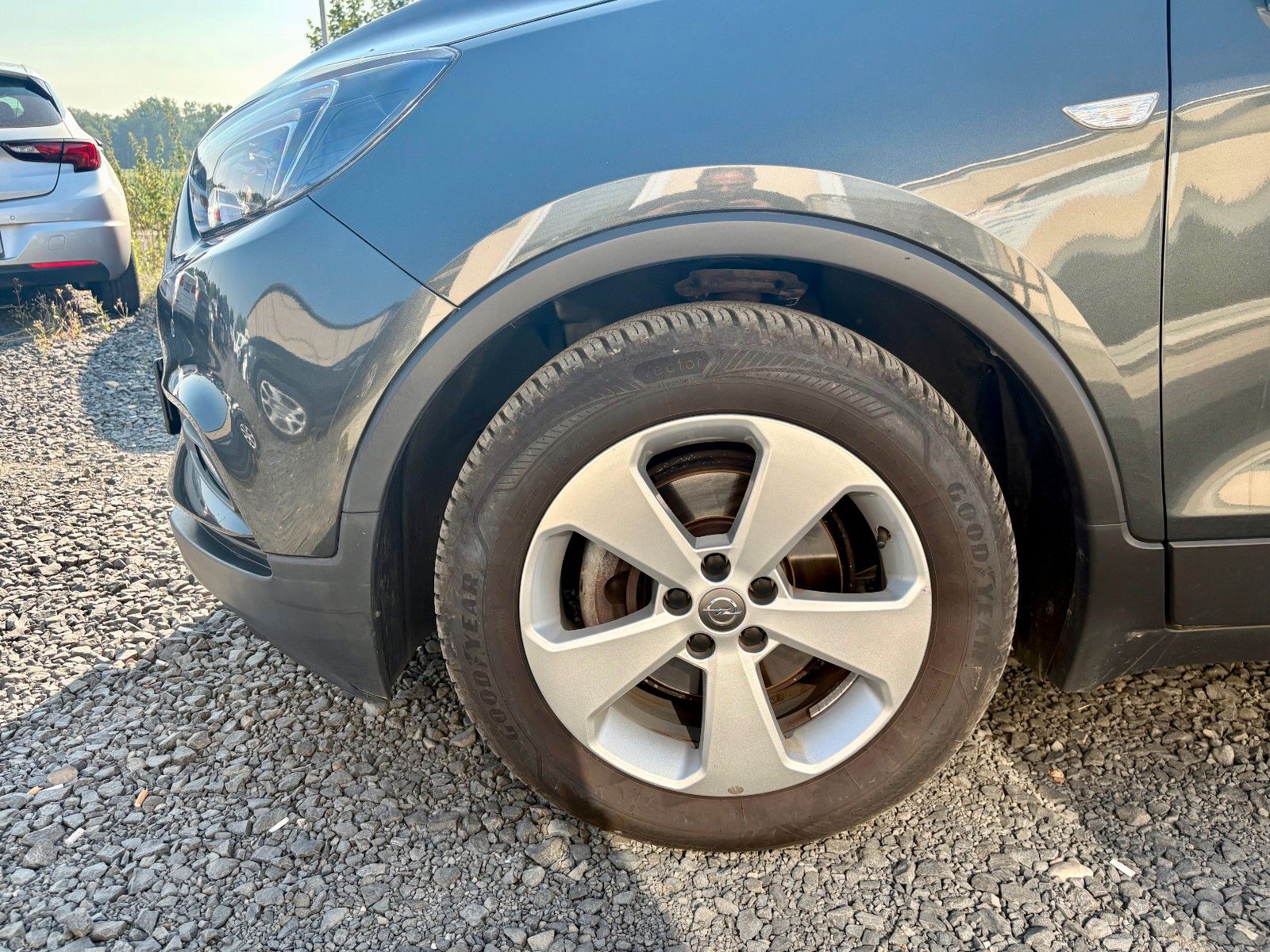 Fahrzeugabbildung Opel Mokka X 1.4 Innovation Aut. Navi LED SPORTSITZE