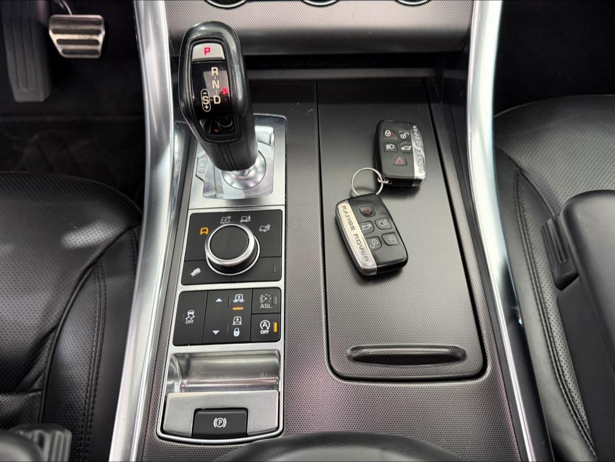 LAND ROVER RANGE ROVER SPORT RR SDV6 306CH - BVA - AUTOBIOGRAPHY - MERIDIAN - TOIT OUVRANT PANORAMIQUE