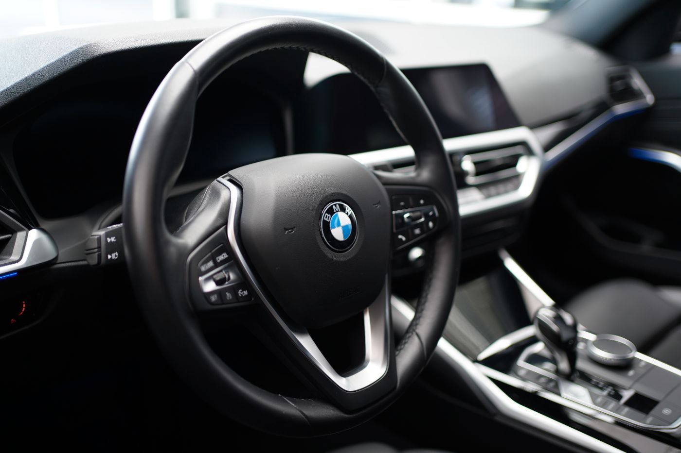 BMW 320i Sport Line ParkAssis+Komfortzug+Sitzheiz.F& foto 2