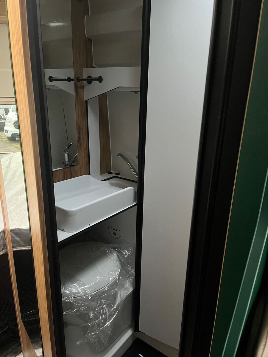 Fahrzeugabbildung Karmann Dexter 4x4 DE 560 AW Allrad, Alufelgen, RFK TZ