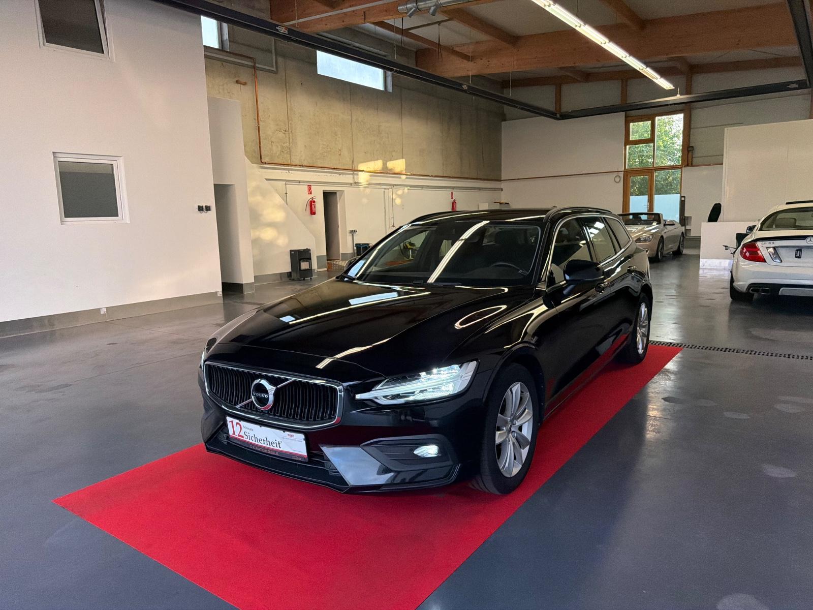 Volvo V60  Core/1.HAND/SEHR GEPFLEGT/KAMERA/ABSTAND
